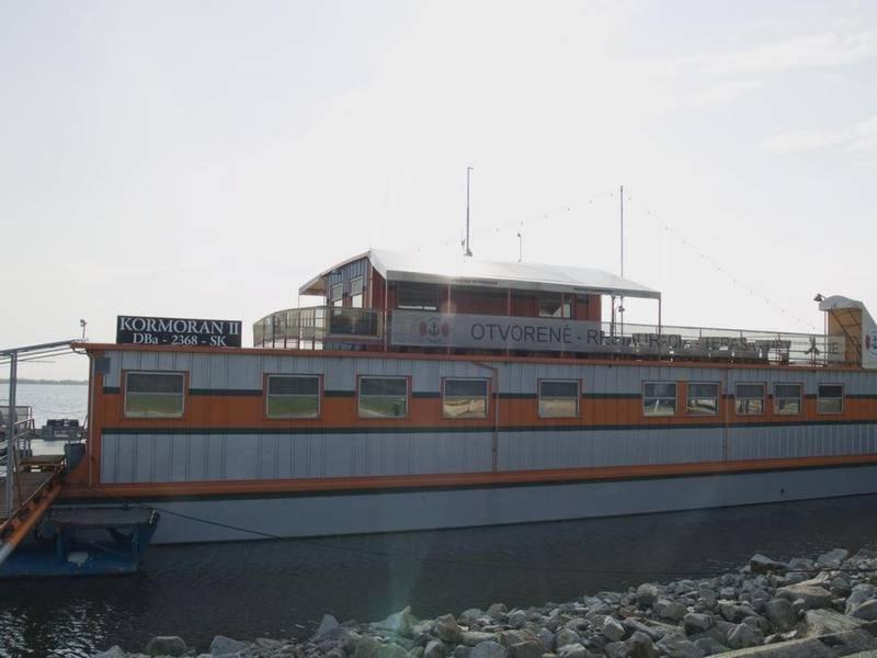 Hotel Kormorán Samorin Exterior foto